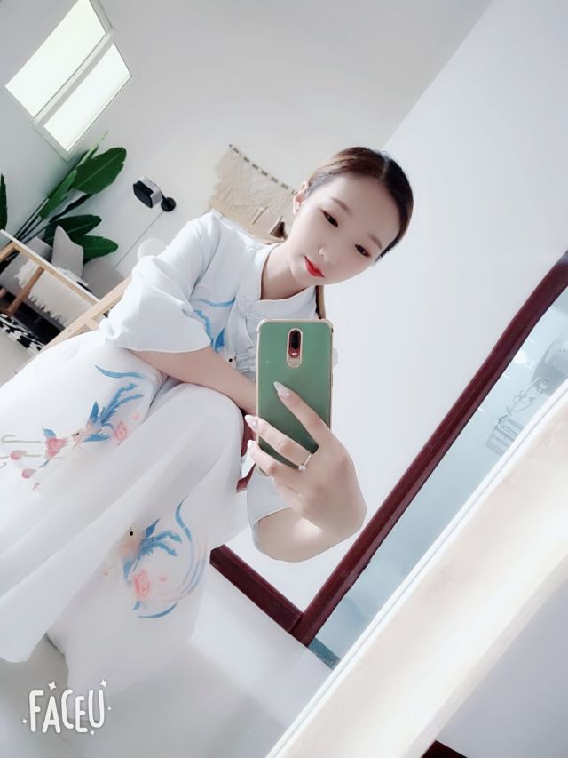 仙飘飘的小姐姐